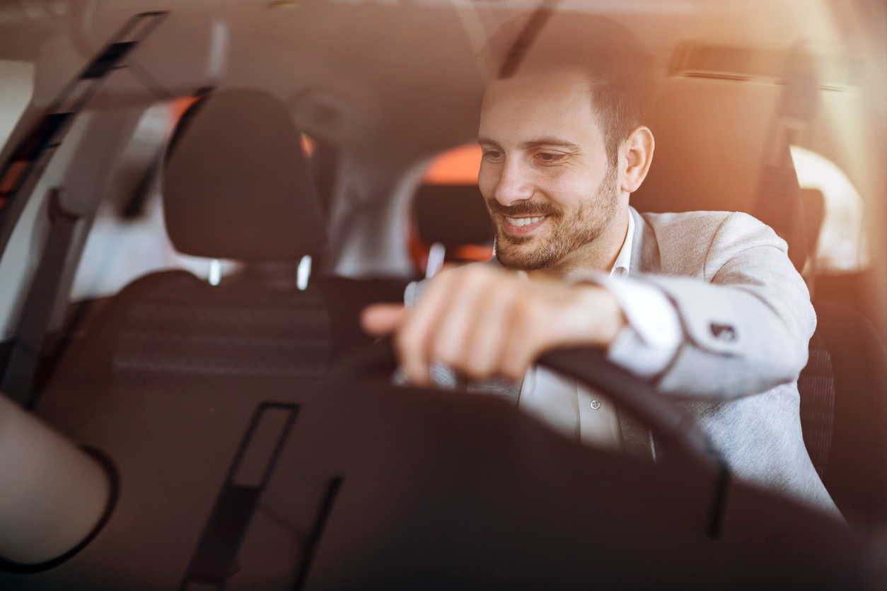 Así puedes alquilar un coche sin tarjeta de crédito