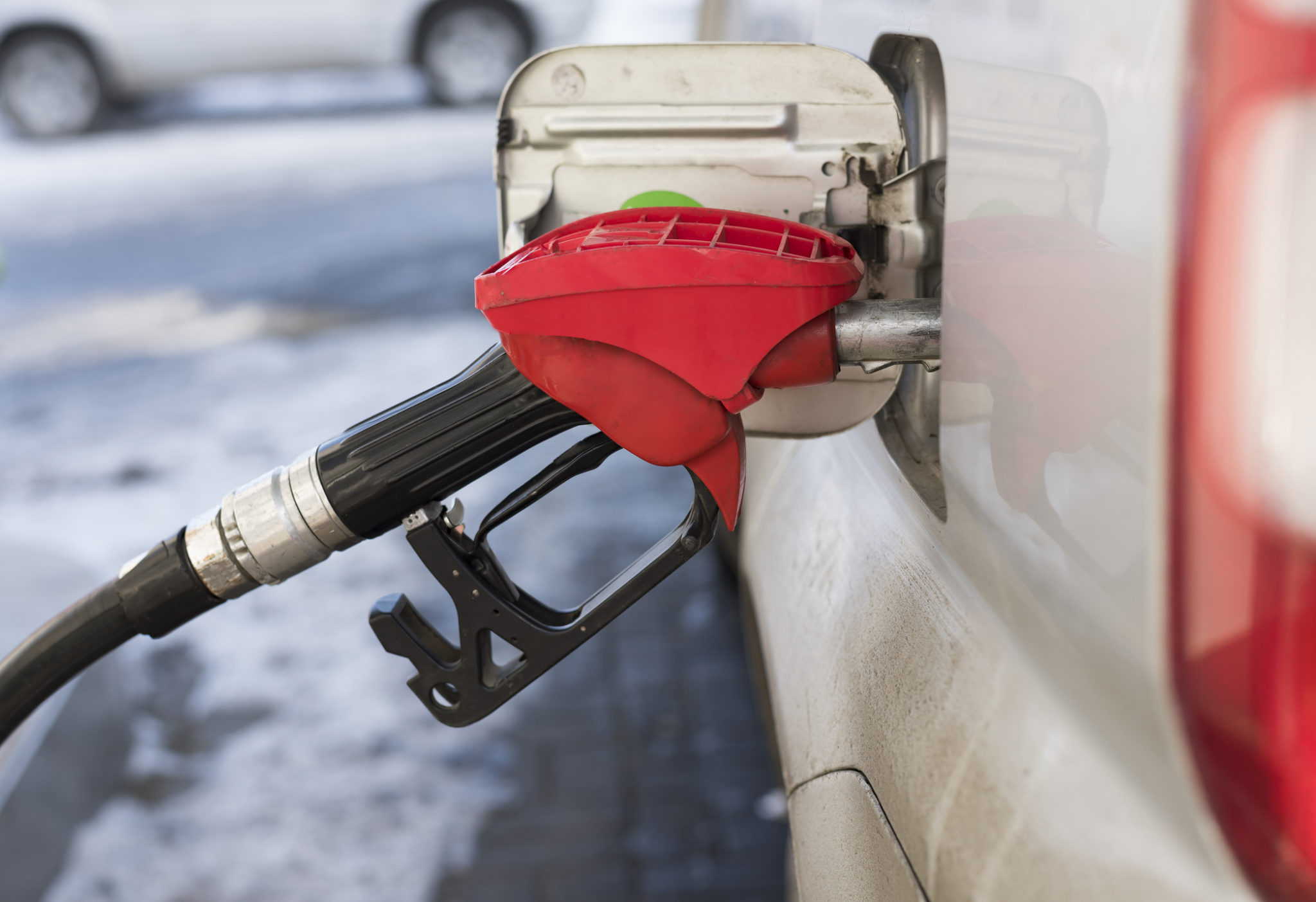 Qué coche comprar: diferencias y similitudes entre gasolina, diésel o híbrido