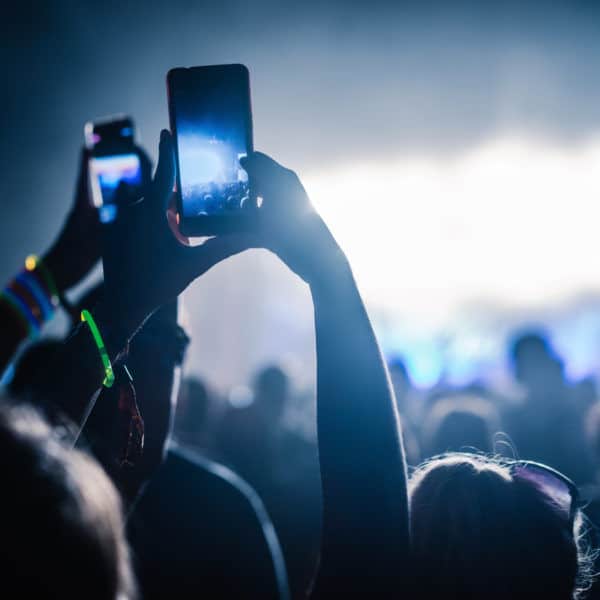 Cómo ahorrar dinero en festivales de música en verano