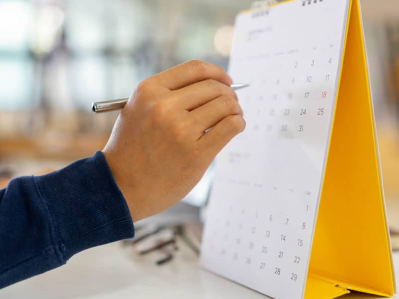 Revisando el calendario laboral 2022 español