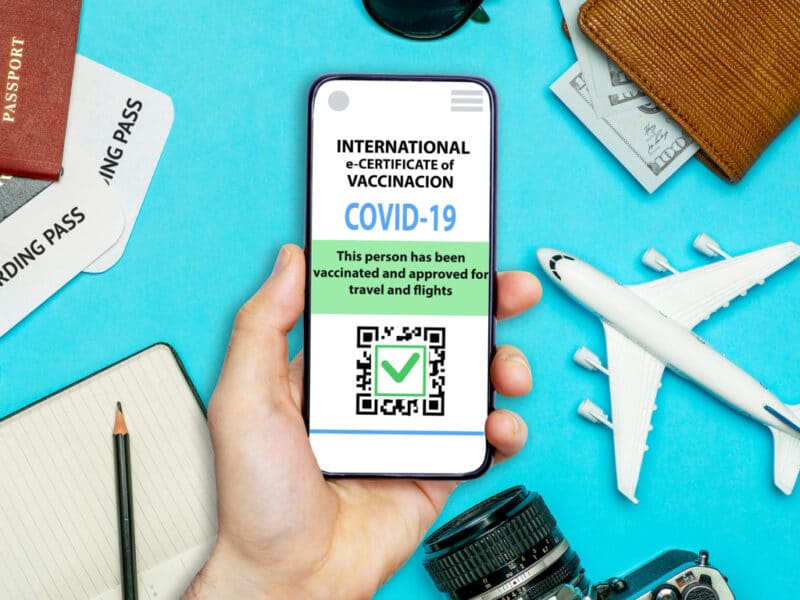 Viajar en verano 2021 con o sin pasaporte COVID