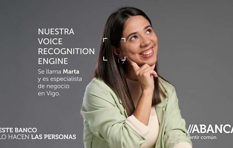 Imagen con una trabajado de ABANCA, un bando de personas para personas