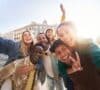 Estudiantes disfrutando de las ventajas de las becas Erasmus