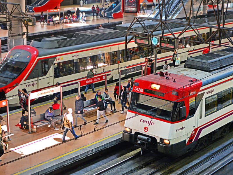 Trenes de Cercanías en la estación de tren de Atocha.