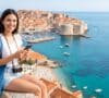 mujer turista, revisando los países baratos para viajar en Europa